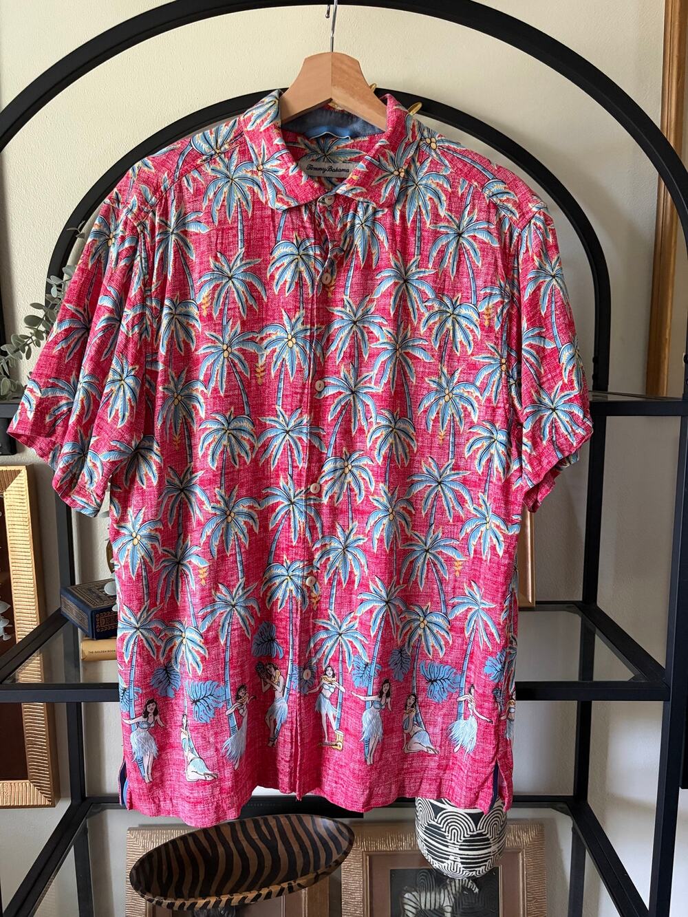 Tommy Bahama Camp Shirt Mens M Pink Palm Tree Hula Hawaiian ECOVERO Viscose